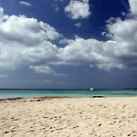 Strandnahes, Modernes Reihenhaus Mit Pool