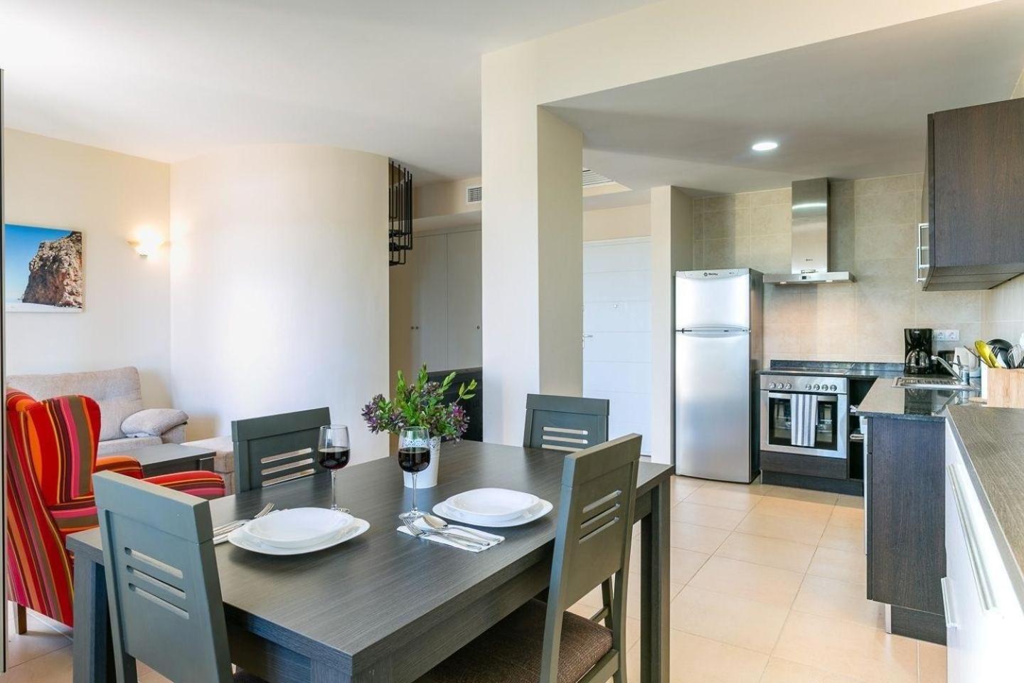 Strandnahes, Modernes Reihenhaus Mit Pool Apartment